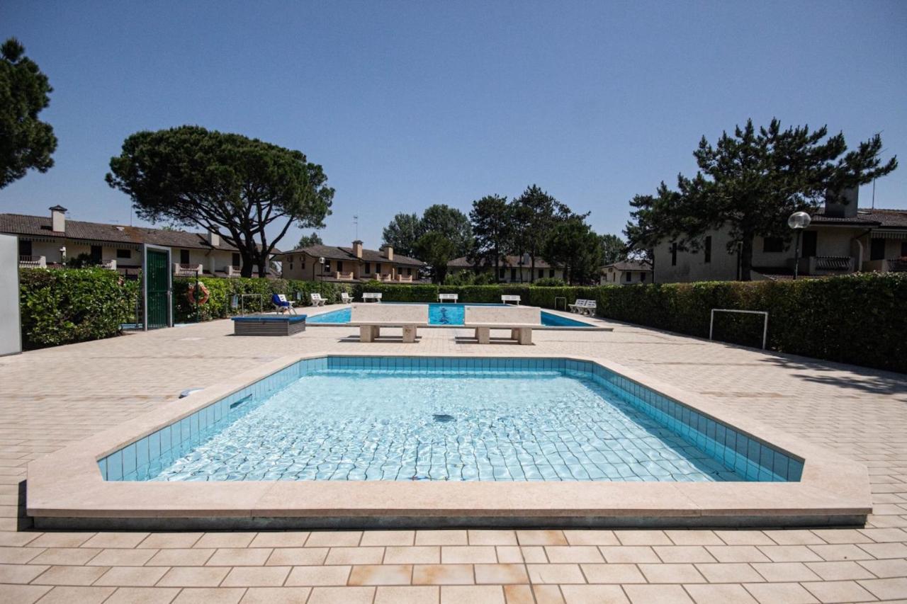 Beautiful Villa For 6 Guests With Shared Pool Porto Santa Margherita di Caorle Esterno foto